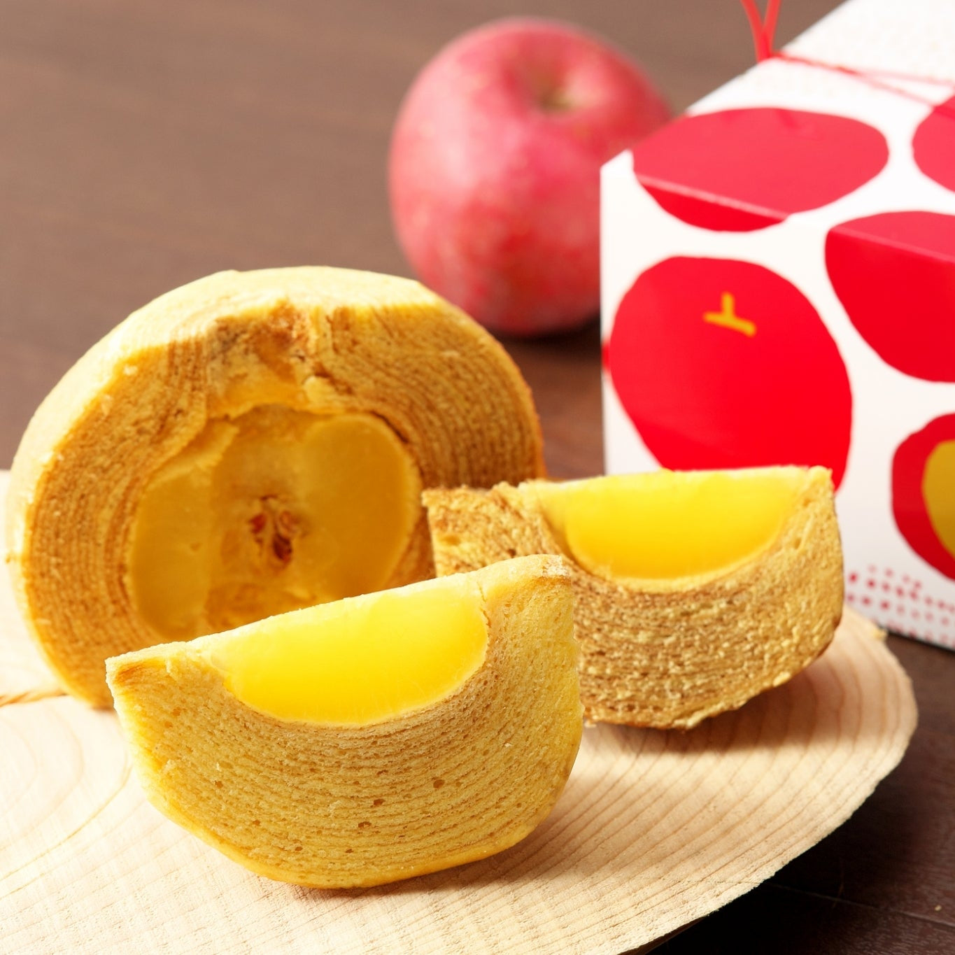 白山米粉のまるごとりんごバームクーヘン